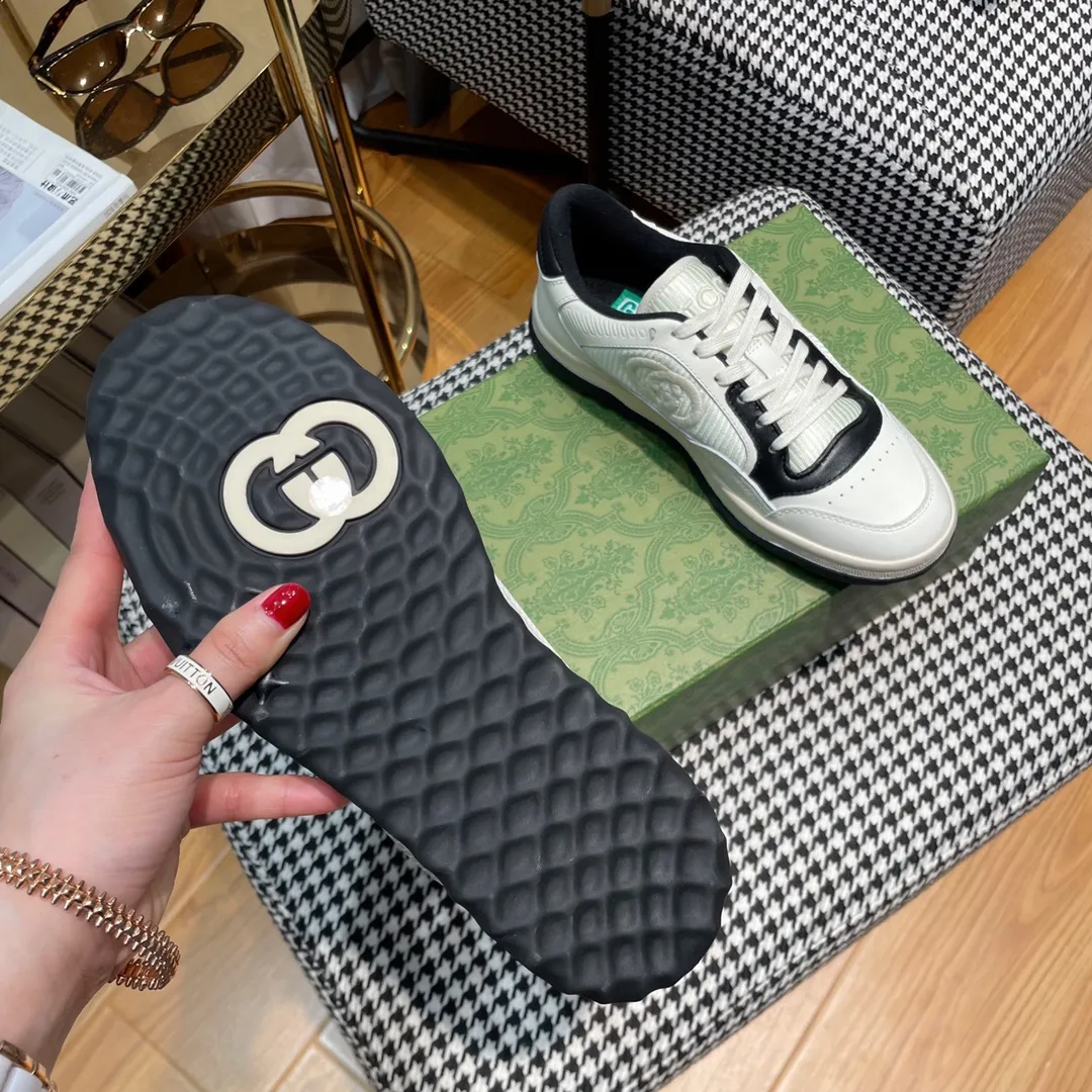 👟👟Ex-factory price 520👟👟 Women's shoes Women's clothing Women's shoes Women's clothing Women's shoes Women's clothing Women's shoes factory Gucci Gucci new dirty shoes MAC80 series ✅ Fully imported anti-counterfeiting thread, not ordinary fluorescent thread ## The tone of retro old money style, full of old money retro feeling❗️ ss23 Really fresh and can't be any fresher~ The foot feel is matched with the bumper~ Cloud-like comfort. Original grained cowhide, contrasting stripes, original satin fabric, original thin soft fabric + cowhide color matching on the inside, original T👟👟factory price U sole, original craftsmanship on the gap edge, no glue and environmental protection♻️ Couple size 35-44 (45.46. Can be customized) Original packaging + printed GUCCI outer box
